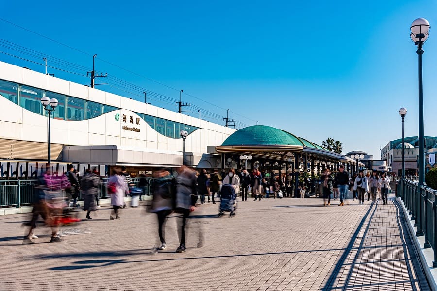 Have you visited both Disneyland and Disneysea in one day?
