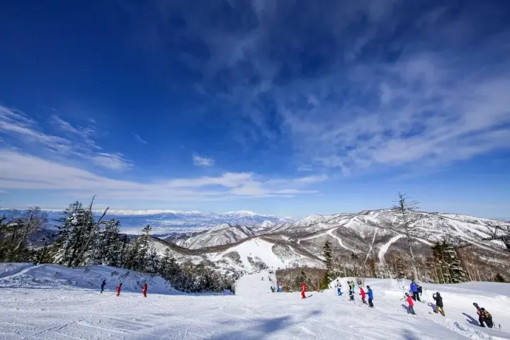 Where can I ski in Hokkaido in late November for a first-time visitor?