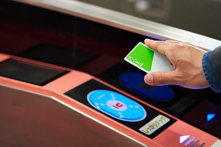 Which travel card is better for Tokyo and Kyoto: Suica, Pasmo, or both?